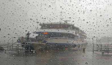 İzmir’de yağmur nedeniyle tüm vapur seferleri iptal: İZDENİZ’den açıklama