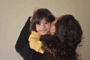 Menemen’de ziraat ofisinde çalışan Akgül Alkan ile oto tamircisi İbrahim
