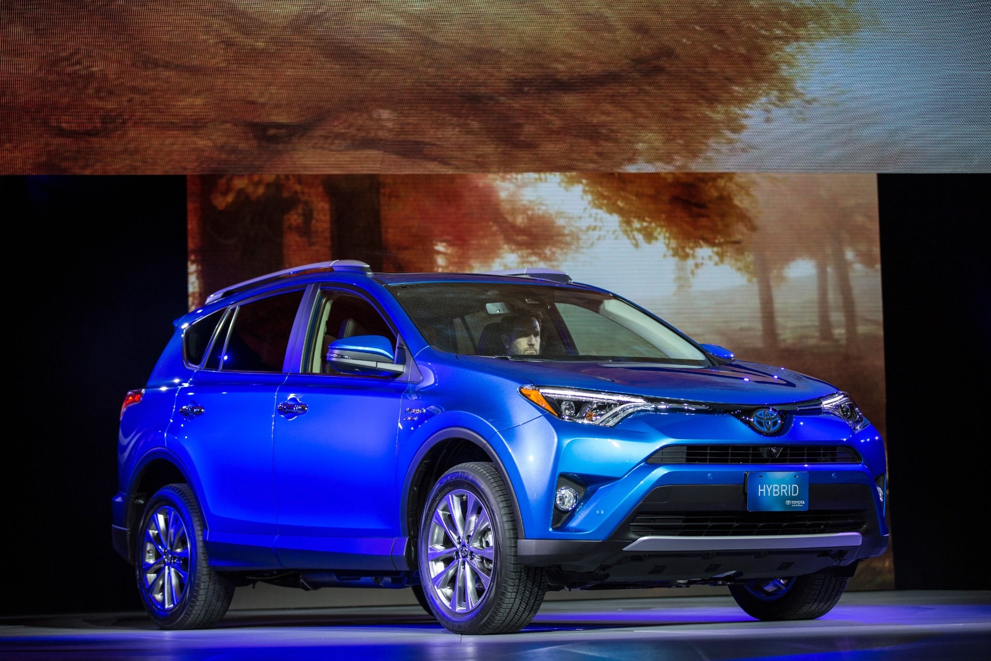 Dünyaca ünlü otomobil üreticisi Toyota, ABD’de yaklaşık 1.8 milyon RAV4