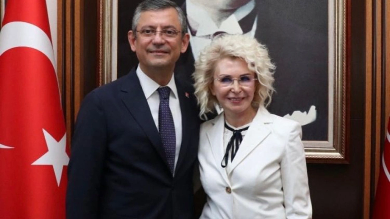 O isim CHP ve Özel’in Protokol Müdürü oldu… Kılıçdaroğlu’nun Özel Kalem Müdürüydü Kütükçü, Özel’in ve CHP Grubunun protokol müdürü olarak görev yapacak.