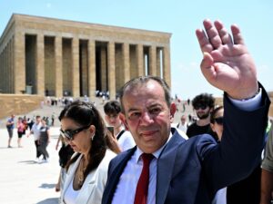 CHP’den ihraç edilen Bolu Belediye Başkanı Tanju Özcan’ın, CHP Merkez