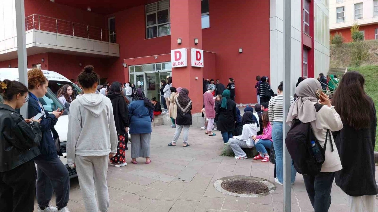 Samsun’da yaşayan 18 yaşındaki Elif C. KYK öğrenci yurdundaki banyoda