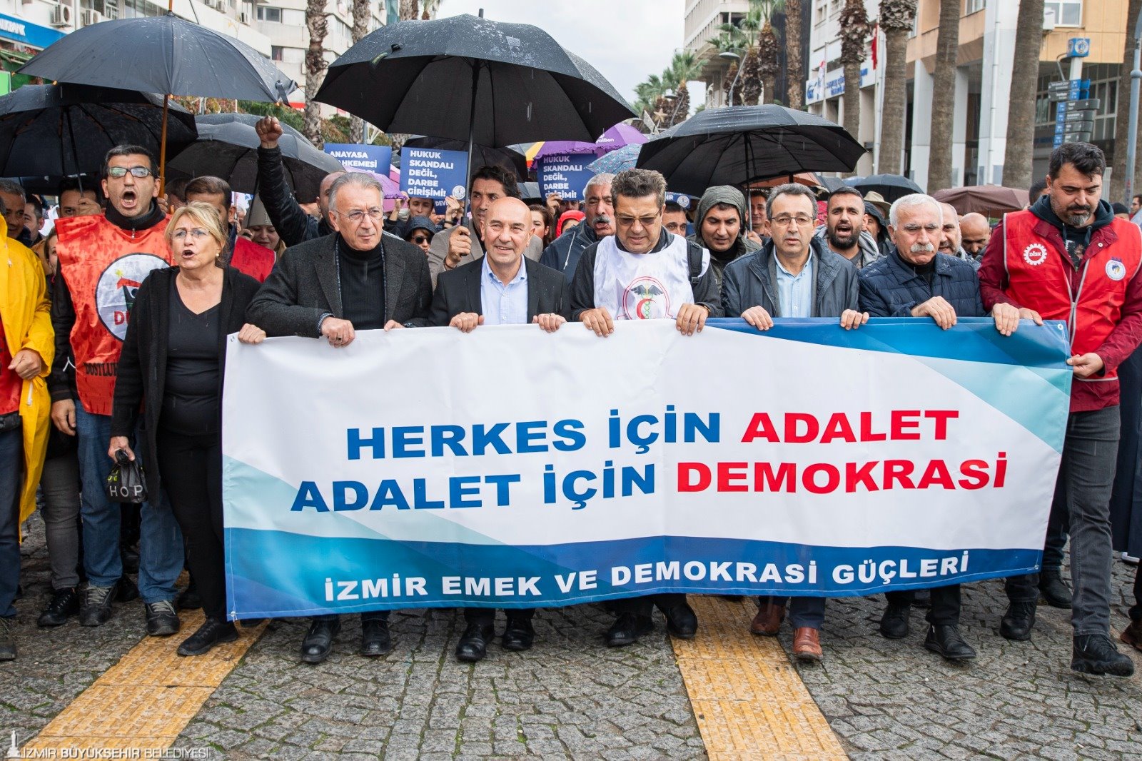 İzmir Büyükşehir Belediye Başkanı Tunç Soyer, İzmir Emek ve Demokrasi