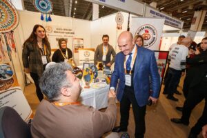 İzmir Büyükşehir Belediyesi tarafından düzenlenen 4. Uluslararası Engelsizmir Kongresi ilk