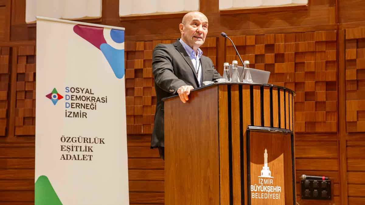 İzmir Büyükşehir Belediye Başkanı Tunç Soyer, Sosyal Demokrasi Derneği tarafından