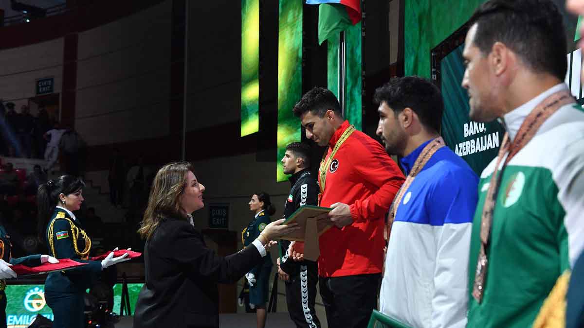 Azerbaycan’da düzenlenen Ordulararası Dünya Şampiyonası’nda İzmir Büyükşehir Belediyesi Gençlik ve