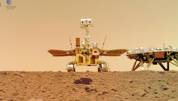 Çinli bilim insanları, Mars’ın altında gizemli çokgenler keşfetti!