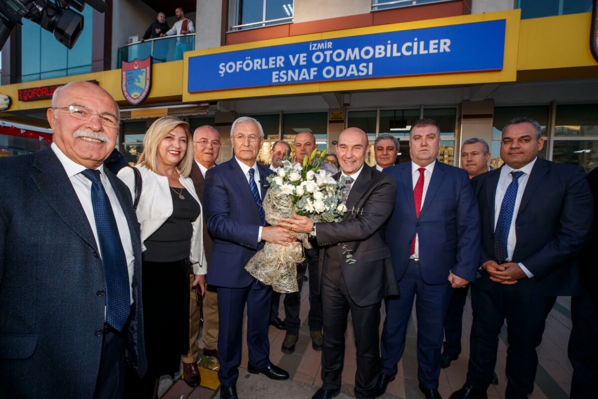 İzmir Şoförler ve Otomobilciler Esnaf Odası’nı ziyaret eden İzmir Büyükşehir