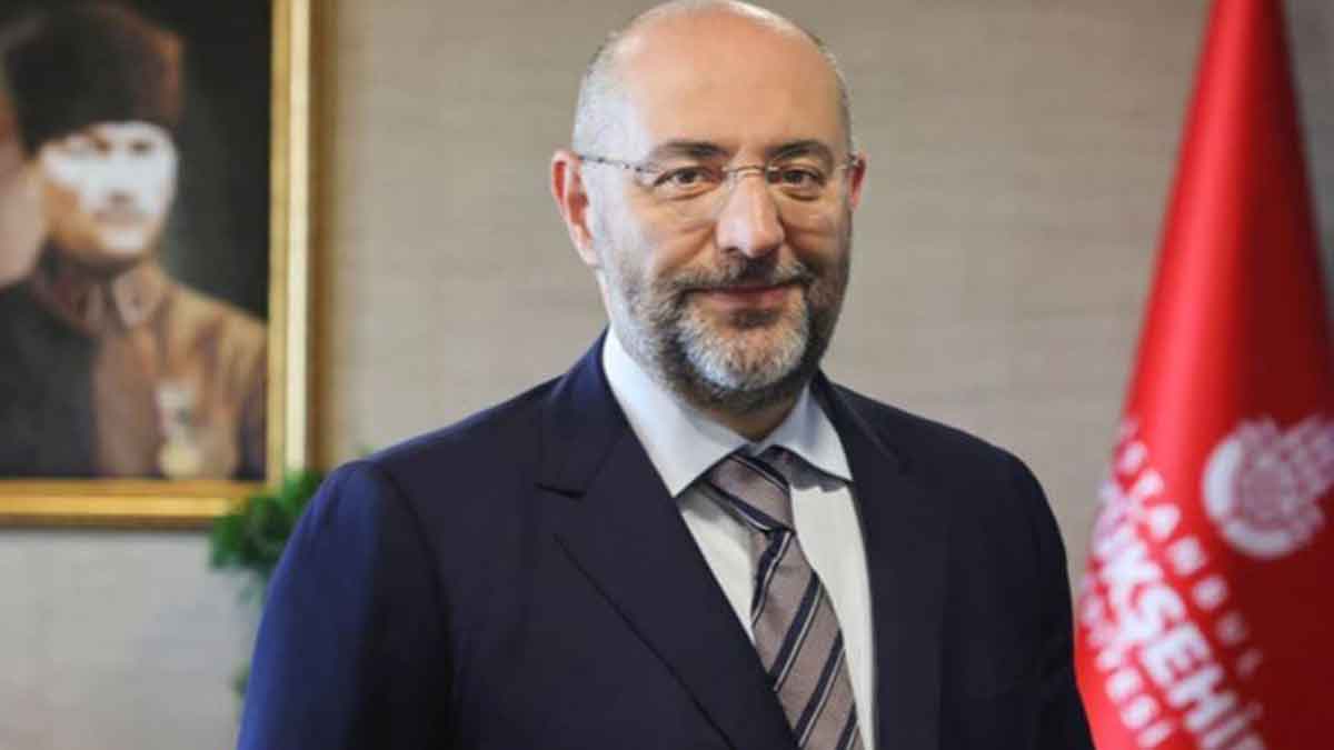 Buğra Gökce, İstanbul Büyükşehir Belediyesi Genel Sekreter Yardımcılığı görevinden istifa