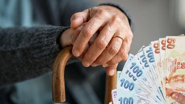 Asgari ücretin 17 bin lira olacağını açıklayan gazeteci Cem Küçük,