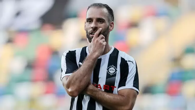 1’inci Lig’de 2 puanla son sırada yer alan Altay’da usta