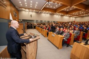 İzmir Büyükşehir Belediye Başkanı Tunç Soyer, belediye personelinin yeni yılını