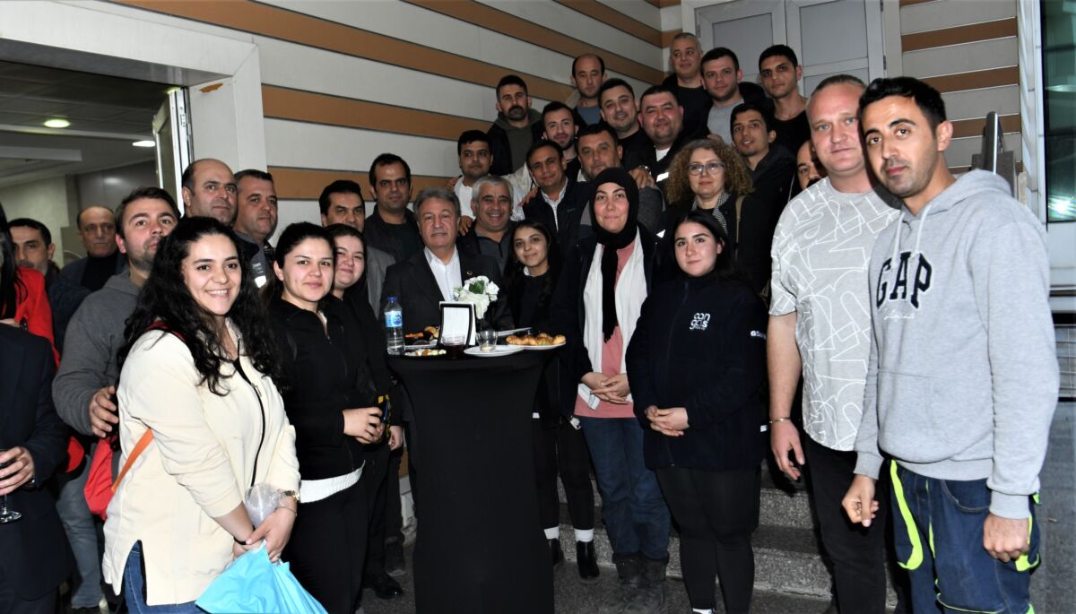 Başkan İduğ’dan yeni yıl tebriği Bornova Belediye Başkanı Dr. Mustafa İduğ, 2023‘ün son mesai gününde