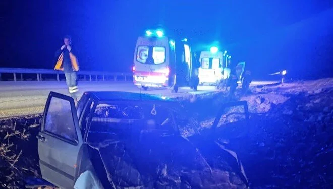 Afyonkarahisar’ın Dinar ilçesinde kontrolden çıkarak takla atıp ardından şarampole giren