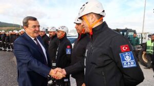 Konak Belediyesi’nin doğal afetlerde hızla bölgeye ulaşarak can kurtarmak ve yardım