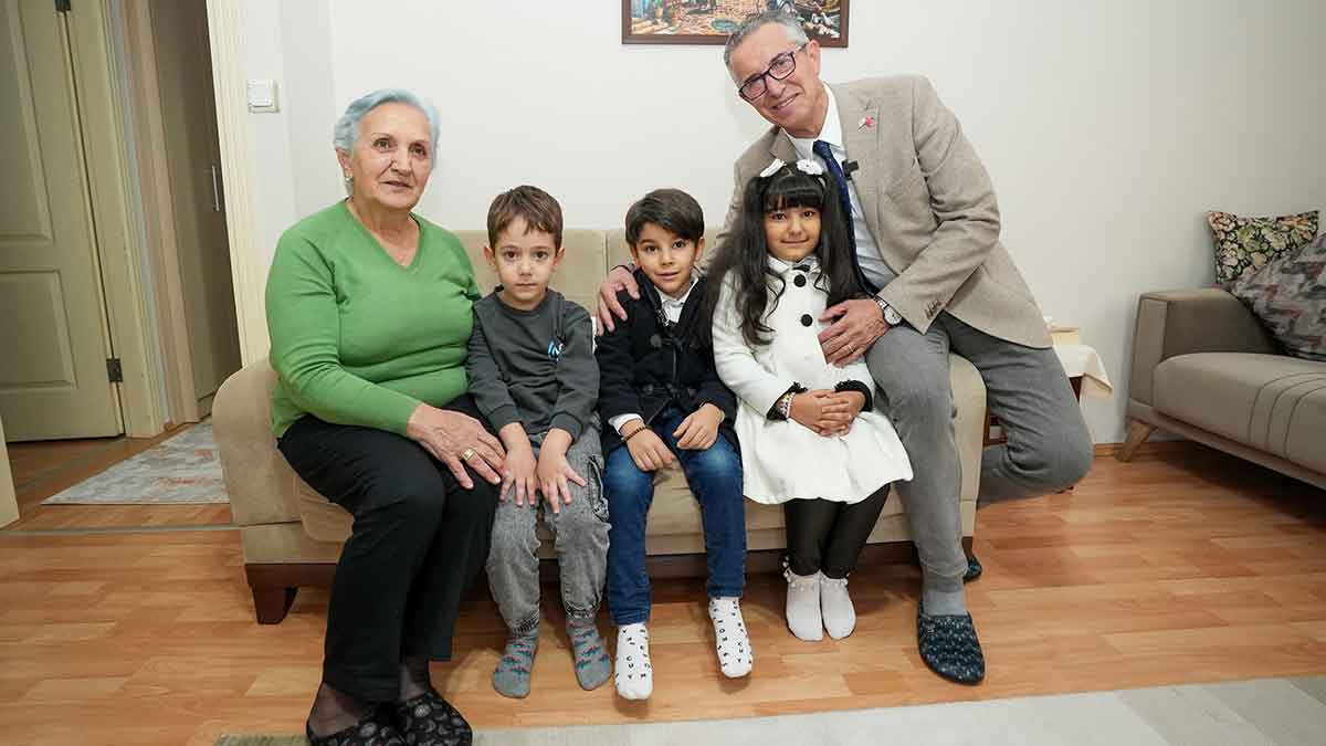 Gaziemir Belediyesi’nin düzenlediği 7’den 70’e Gaziemir projesiyle belediyenin en küçük