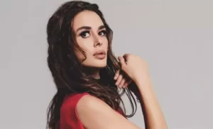 Ayşe Hatun Önal ev sahibi tarafından mahkemeye verildi. Mahkeme evin
