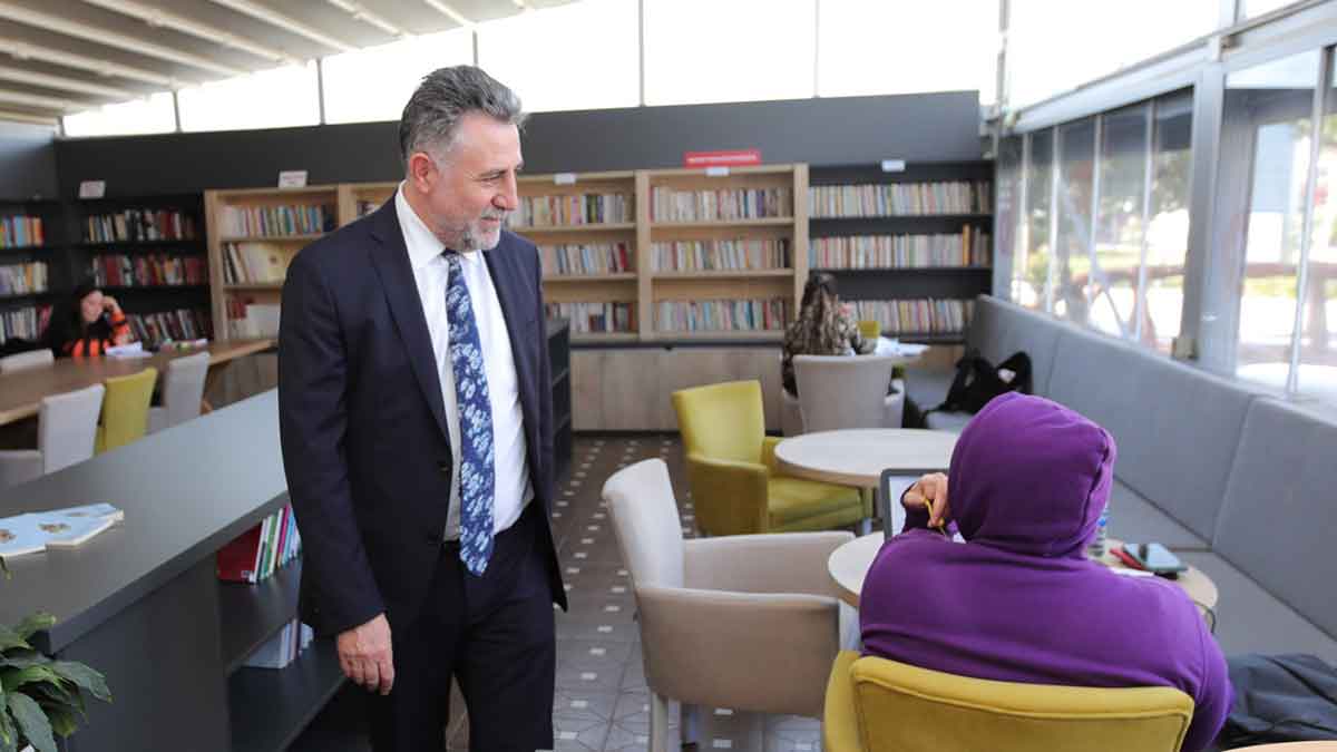 Vatandaşların kitaplara daha kolay ulaşımını sağlamak ve kitap okuma alışkanlığını