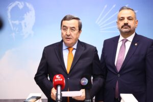 Konak Belediye Başkanı Abdül Batur, İzmir Büyükşehir Belediye Başkanlığı için