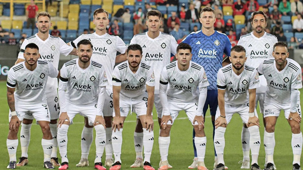 1’inci Lig’de ilk yarıyı 8 puanla son sırada tamamlayan Altay’da