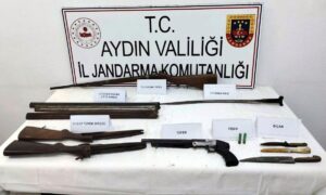 Aydın’da jandarmanın düzenlediği operasyonda Osmanlı dönemine ait olduğu değerlendirilen kılıç