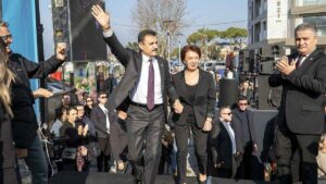İzmir’in Dikili Belediye Başkanı Adil Kırgöz, 31 Mart 2024 yerel