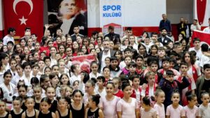 23 farklı branşta açılan spor kursları ile binlerce Bayraklılıya spor