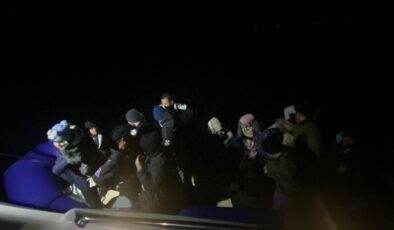 Bodrum’da kaçak göçmen dramı: Lastik botla batmaktan son anda kurtarıldılar