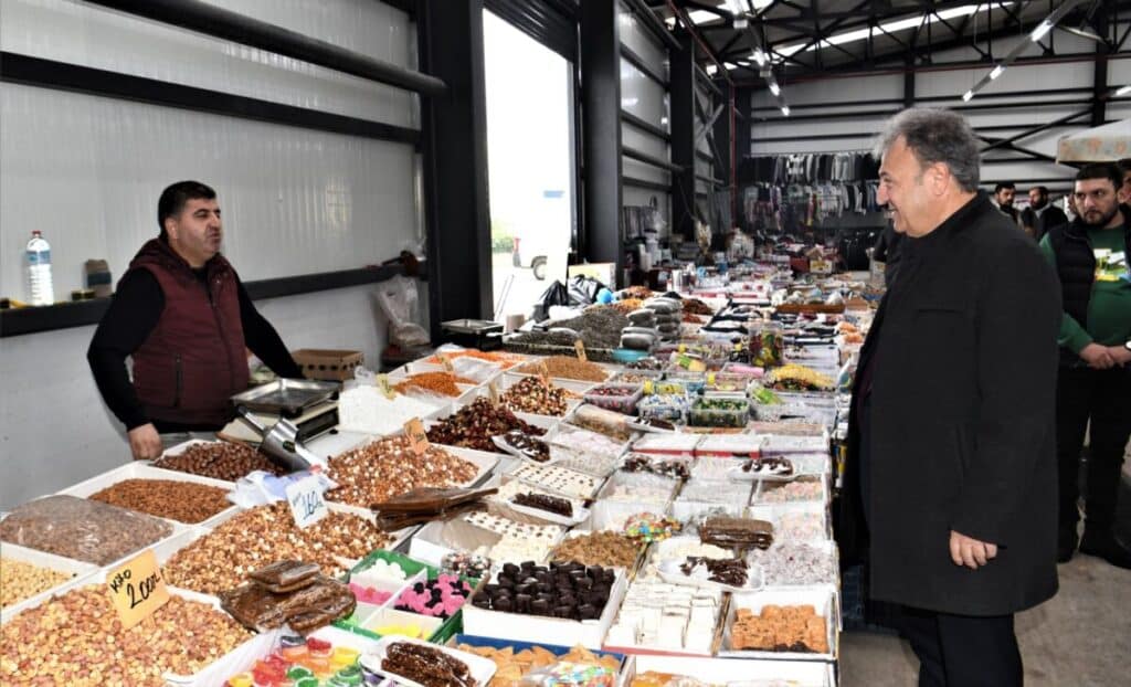 Bornova Belediye Başkanı İduğ, yeni yatırımları inceledi