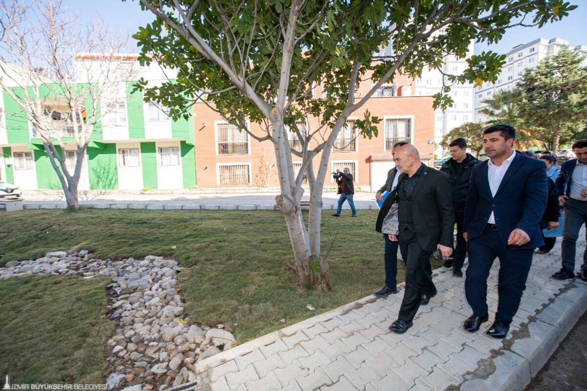 İzmir Büyükşehir Belediyesi, Buca’nın iki ayrı bölgesinde yağmur suyunu toplayarak,