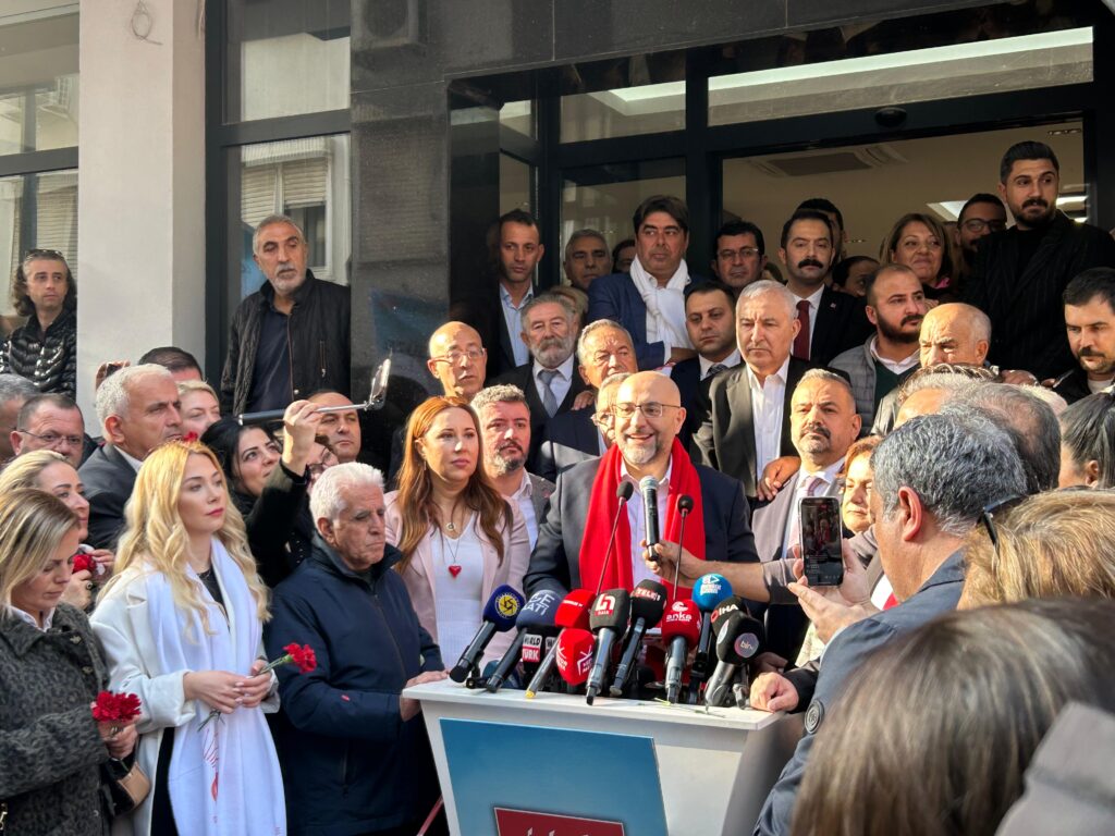 Buğra Gökçe İzmir Büyükşehir için yola çıktı: 'Değişimin ruhu biziz'