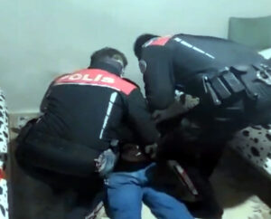 81 İlde eş zamanlı olarak  “Aranan Şahıslara Yönelik” gerçekleştirilen “Çember-9