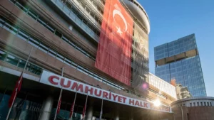 Cumhuriyet Halk Partisi Genel Başkanı Özgür Özel’in direktifiyle, 12 askerin