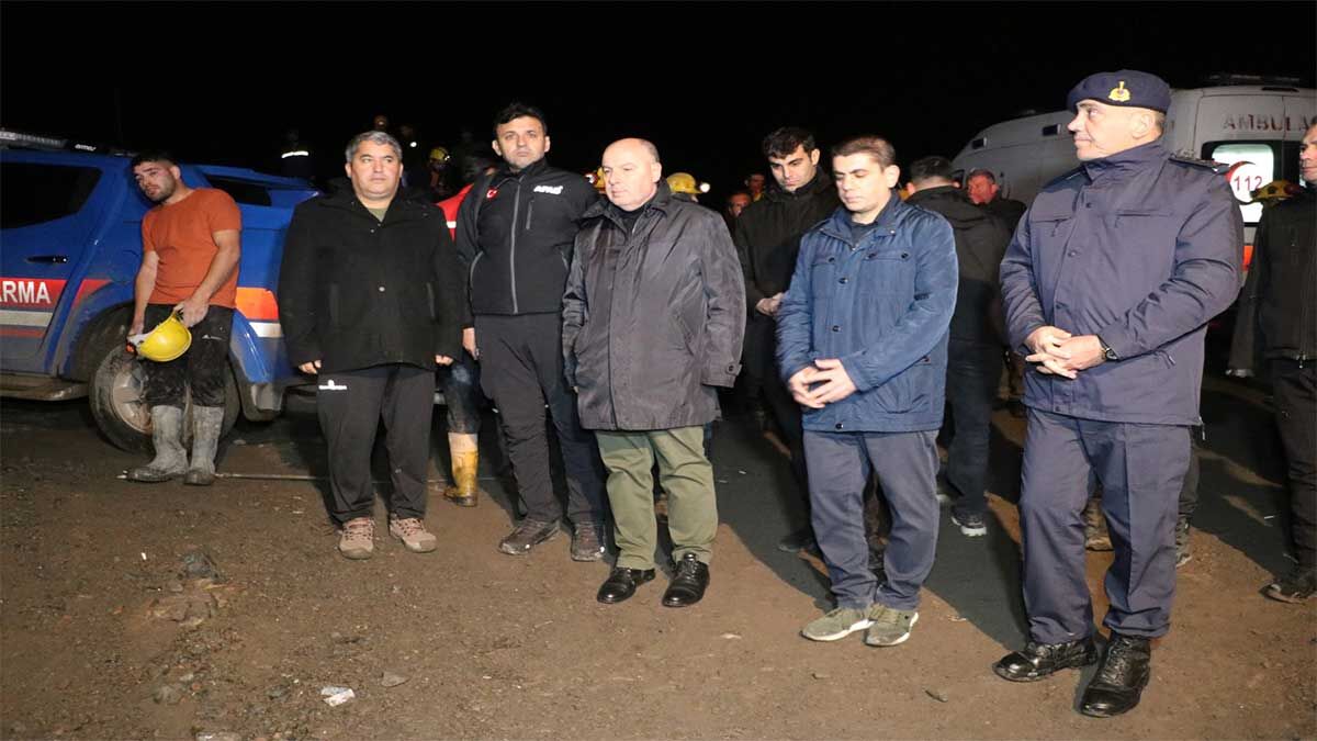 Denizli’nin Acıpayam ilçesinde bir krom madeninde meydana gelen göçükte personel