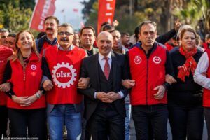 İzmir Büyükşehir Belediye Başkanı Tunç Soyer, DİSK Genel İş Sendikası