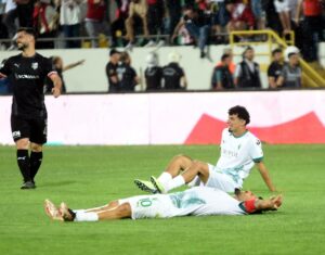 Ege bölgesinde bulunan futbol, basketbol ve voleybol liglerindeki spor kulüpleri