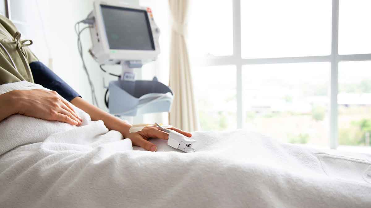 İzmir Ege Üniversitesi Hastanesi’nde yoğun bakımda tedavi gören 4’üncü evre