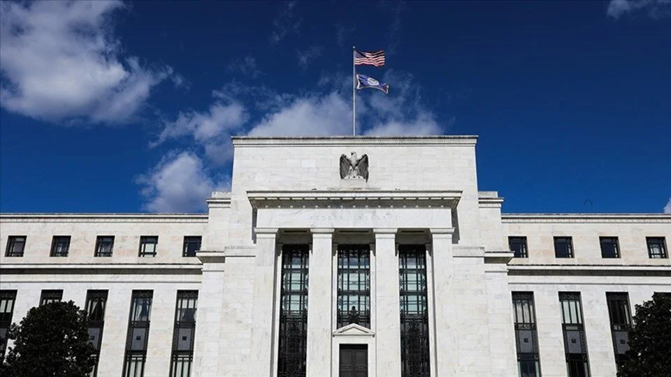 ABD Merkez Bankası (Fed), politika faizini değiştirmeyerek, beklentiler doğrultusunda 22