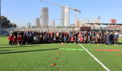 İzmir’de Futbol Gelişim Projesi heyecanı başladı