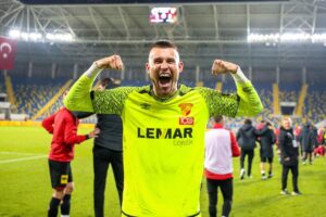Futbolda 1’inci Lig’de son olarak deplasmanda Gençlerbirliği’ni 3-0 yenerek Süper