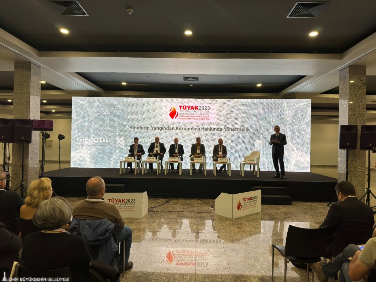 İzmir Büyükşehir Belediyesi İtfaiye Dairesi Başkanlığı’nda görevli uzman isimler, Türkiye