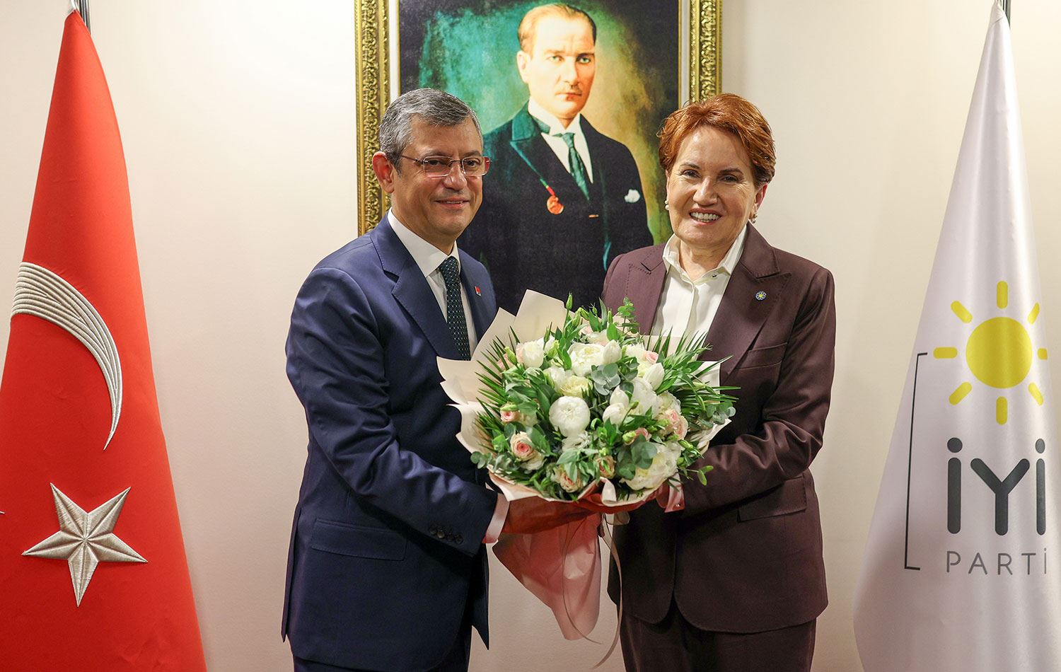 İYİ Parti ve CHP ittifakı geliyor mu? Hangi illerde işbirliği yapılacak? İYİ Parti Genel Başkanı Meral Akşener’in görüşmüş olduğu partililerin birçoğunun