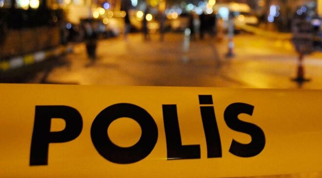 İzmir’de otomobillerde tabanca parçaları bulundu; 2 gözaltı