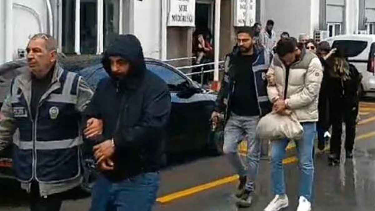 İzmir merkezli 5 ilde internetten verdikleri sahte kiralık ev ilanları