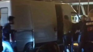 İzmir’in Bergama ilçesinde, kaçak yollarla yurda girdiği tespit edilen 41