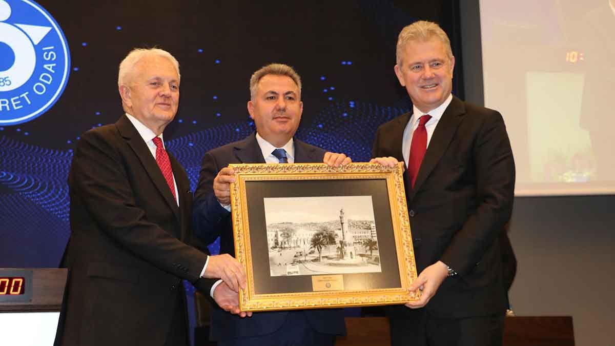 İzmir Ticaret Odası (İZTO), 2023 yılının son olağan meclis toplantısını