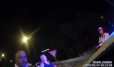 İzmir’de alkollü sürücünün trafik polisine tehdidi kamerada