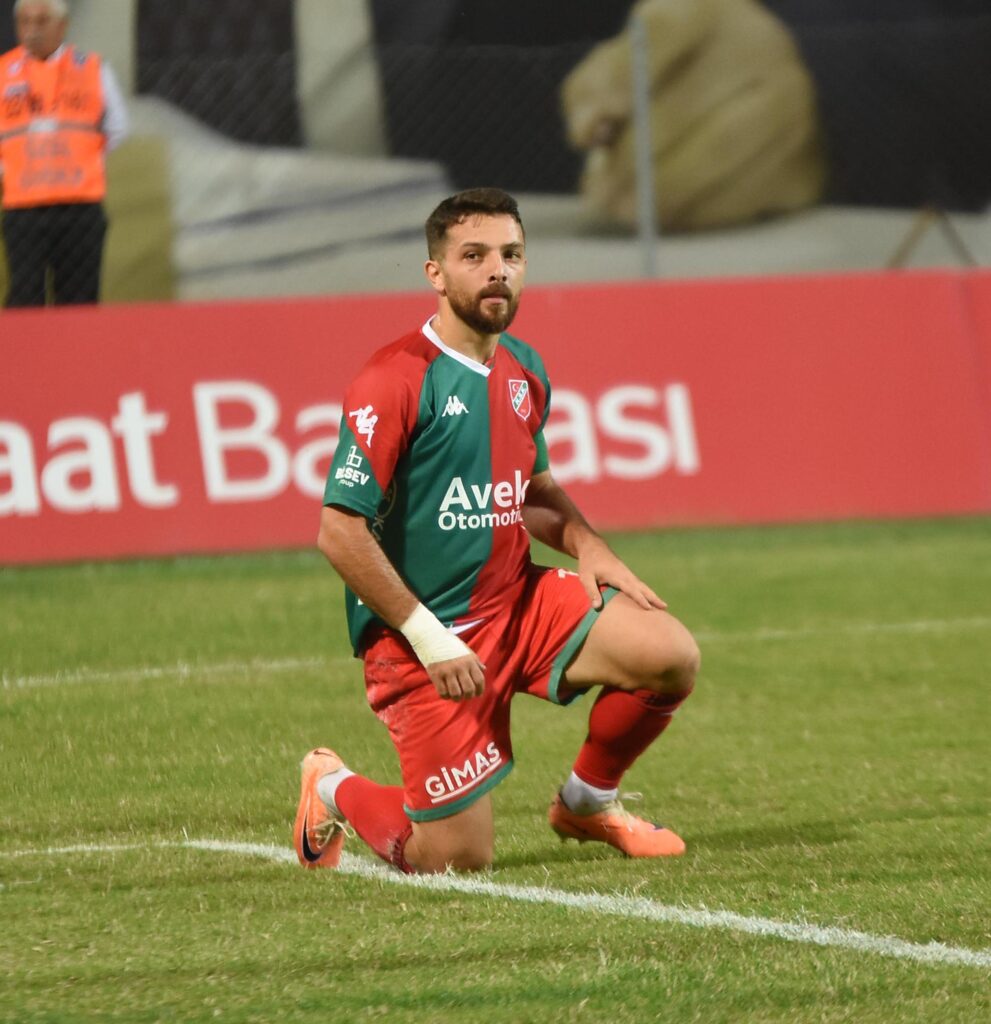 Karşıyaka'da, Emre'ye geri dönüş kapıları kapandı