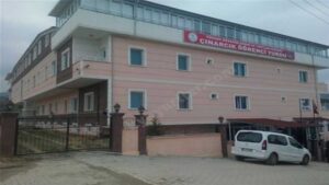 Yalova KYK Çınarcık Kız Öğrenci Yurdu’nda kalan 15 öğrenci, öğle yemeğini