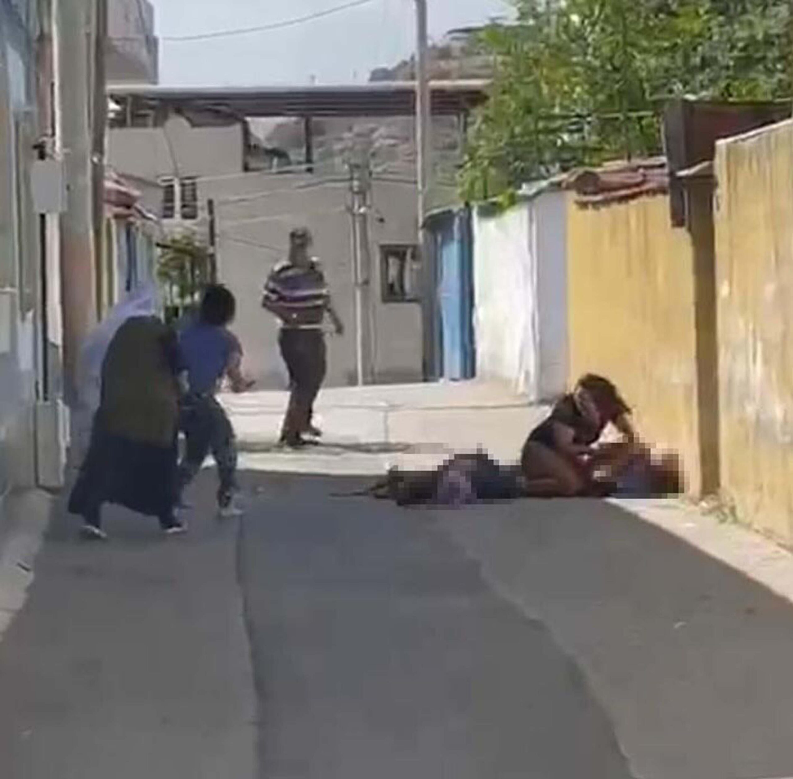 İzmir’de komşuları Yahya Köşek (61), eşi Meryem Köşek (57) ve